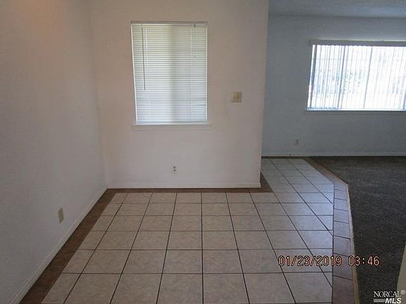 3rd image of 907 Taft St