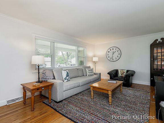 4th image of 244 N Babcock Dr