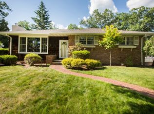 612 Park Pl, River Vale, NJ 07675