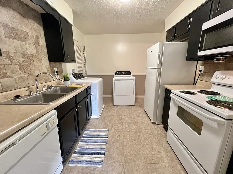 Derby Run Apartments — Photo 22