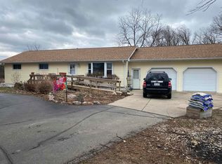 9500 E Kinley Rd, Ovid, MI 48866