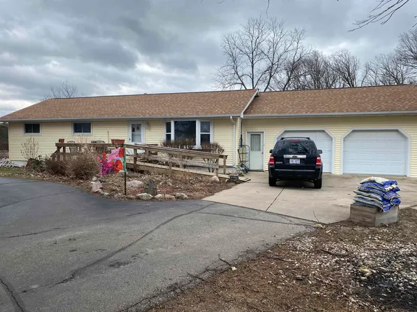 9500 E Kinley Rd, Ovid, MI 48866