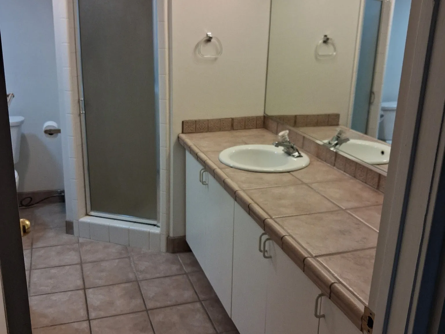 1 bed, 1000 sqft, $1,300 — Photo 2