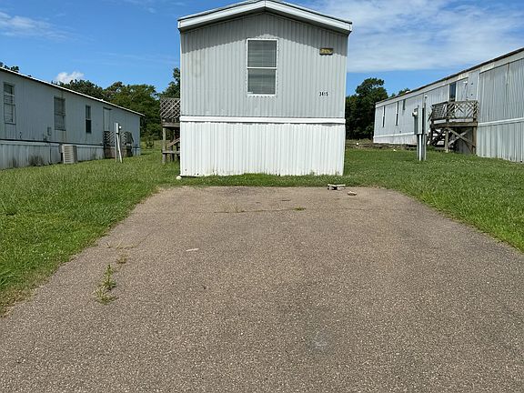 3rd image of 3415 Creek Side