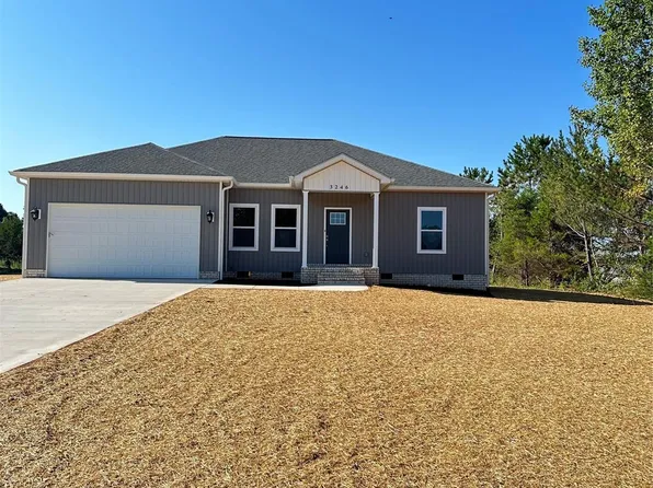 3246 Snow Creek Rd, Hickory, NC 28601