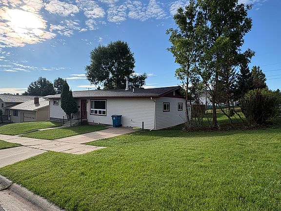 2nd image of 259 Maple St
