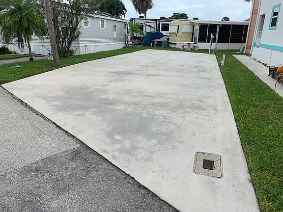 3rd image of 1025 Nettles Blvd