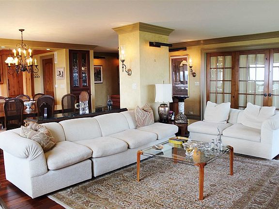 3rd image of 27110 Grand Central Pkwy APT 14W