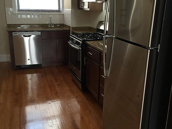 5th image of 1946 W Wilson Ave #3F