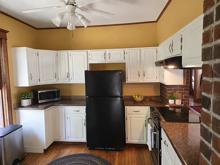 626 Vine St — Photo 9