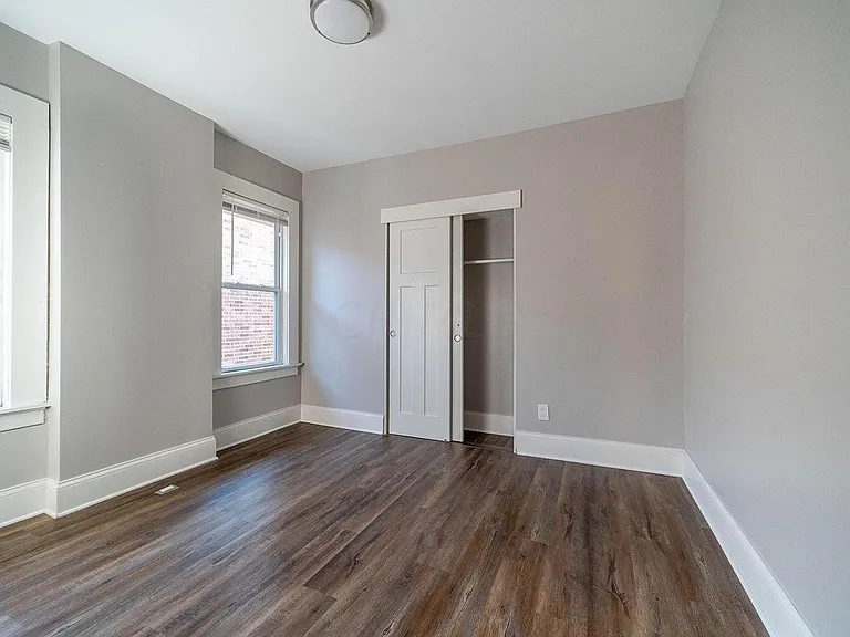 222 Parkwood Ave — Photo 9