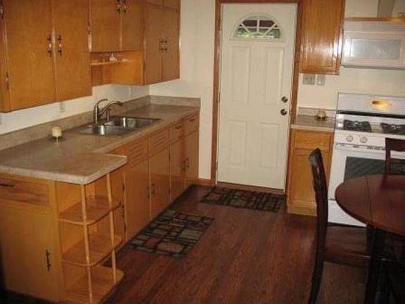 Kitchen-Updated Counters