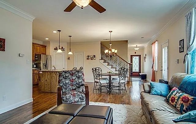 557 Mobley Way — Photo 8