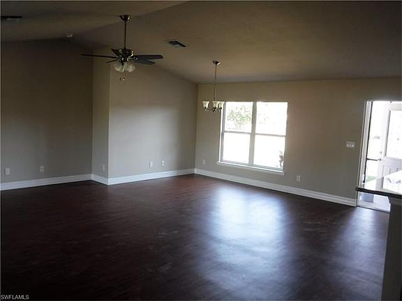 5th image of 1025 NE 4th St