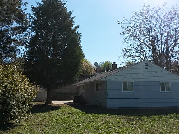 3rd image of 606 San Clemente Ave