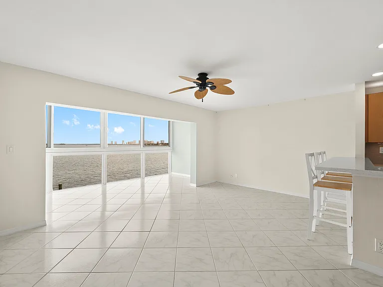400 Wilma Cir #207-1 — Photo 13