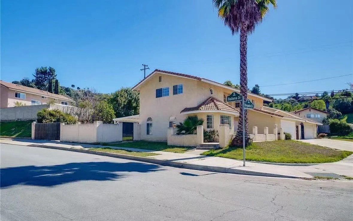 402 Bregante Dr — Photo 3