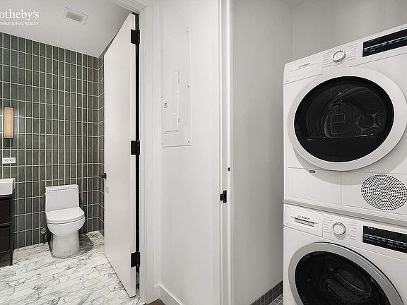 4th image of 11 Hoyt St #15M
