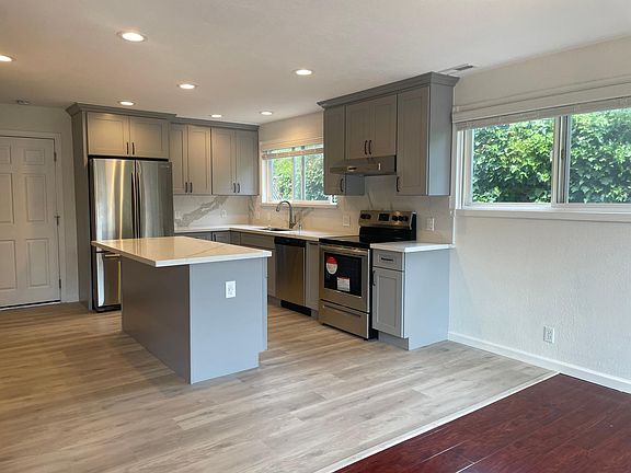3rd image of 18252 Swarthmore Dr