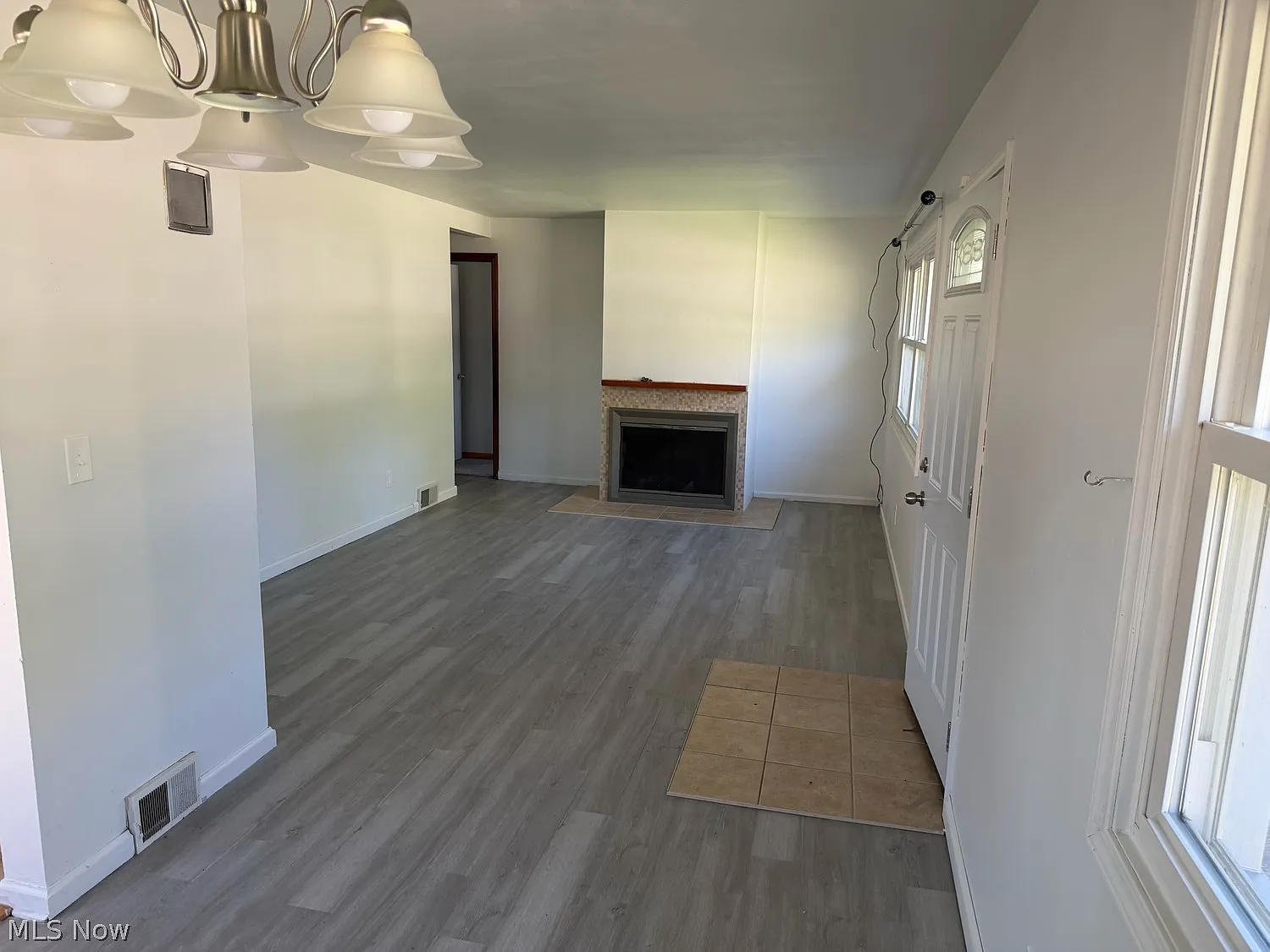 3 bed, 1.0 bath, $1,400 — Photo 3