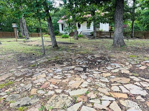 4th image of 216 W Hickory Ridge Rd