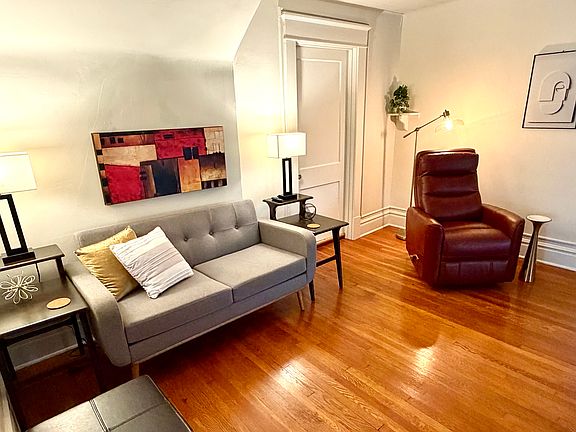 2nd image of 820 12th Ave #4