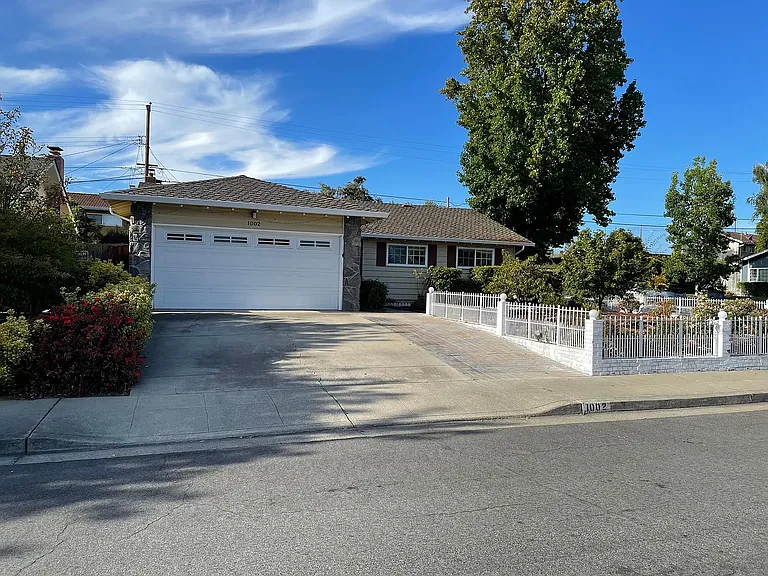 1002 Rockrose Ave — Photo 2