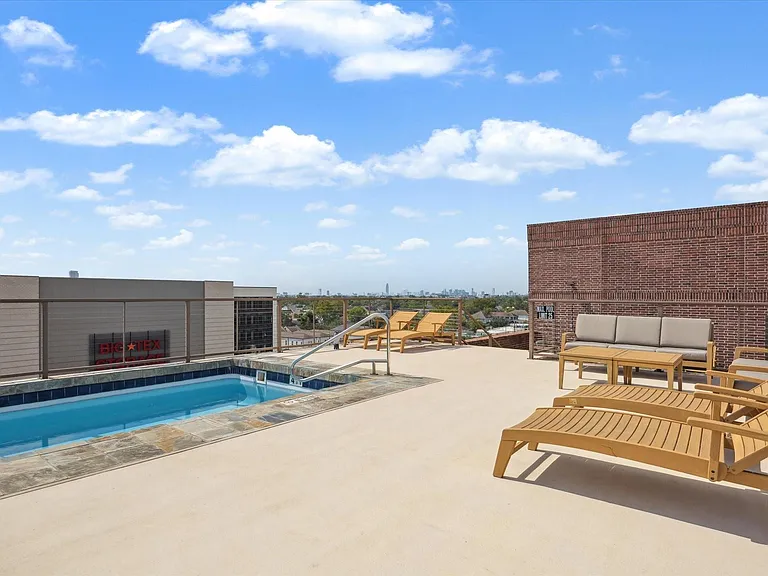 1111 Studewood St #503 — Photo 37