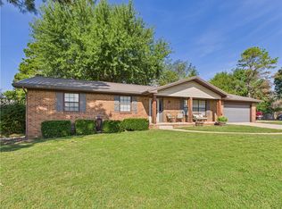 300 Lark Ln, Harrison, AR 72601