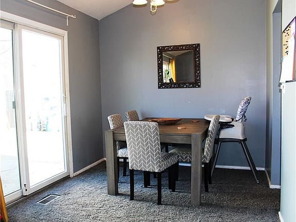 5th image of 26684 Redwood Dr