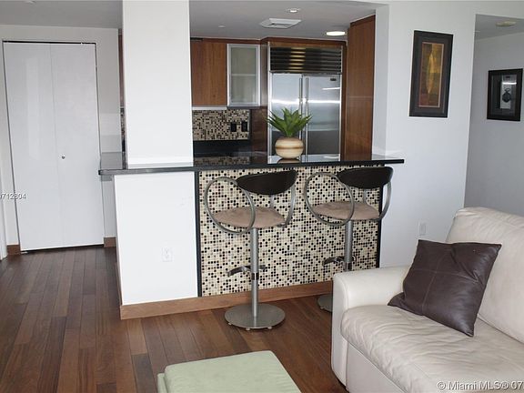 5th image of 101 20th St #1903