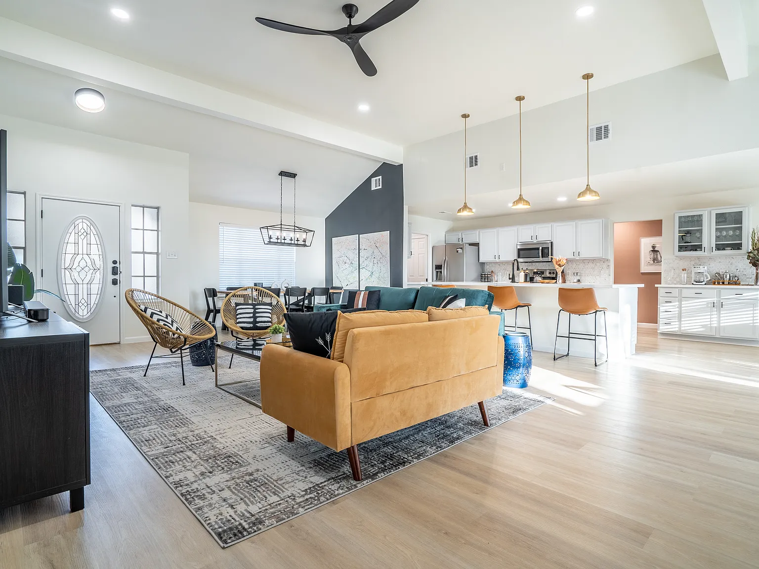 5 bed, 3200 sqft, $5,000 — Photo 4