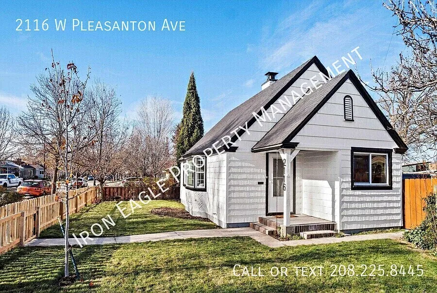 2 bed, 1.0 bath, 877 sqft, $1,895 — Photo 1