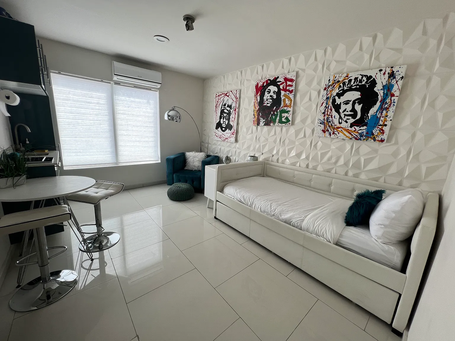 Studio, 150 sqft, $1,195 — Photo 2