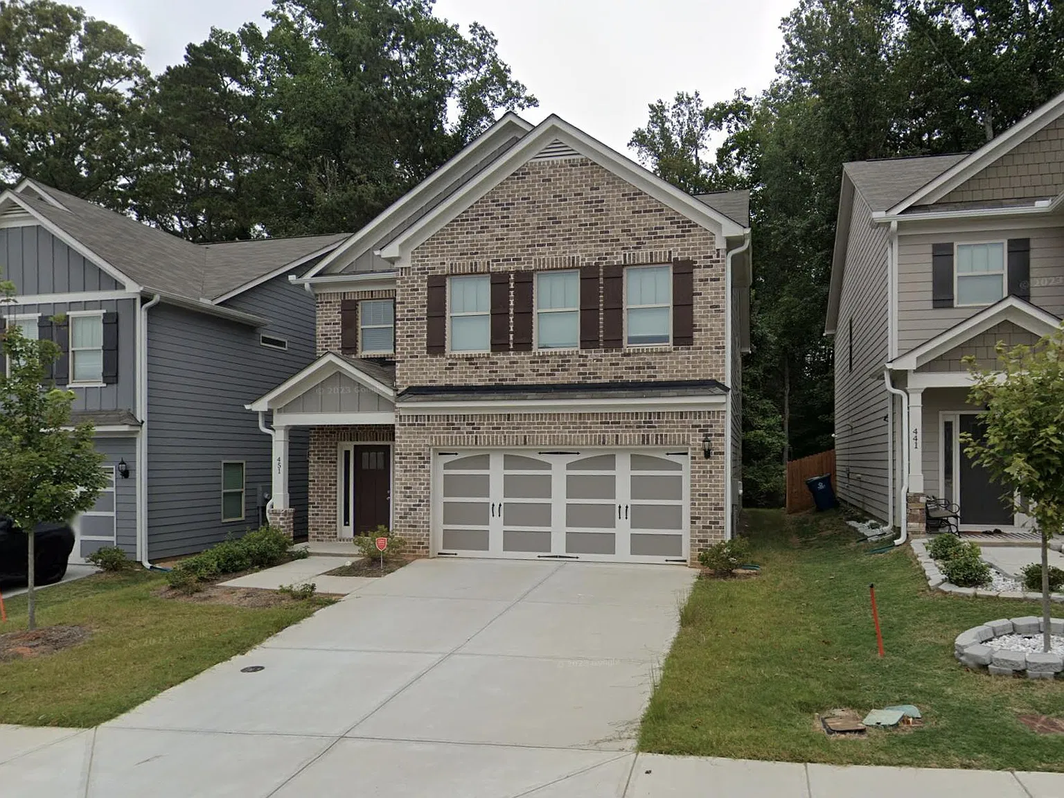 5 bed, 2406 sqft, $2,500 — Photo 2