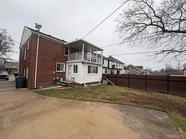 1079 Emmons Blvd — Photo 33