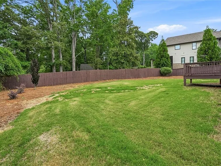 2415 Rugby Ave — Photo 40