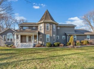 6N940 Splitrail Ln, Saint Charles, IL 60175