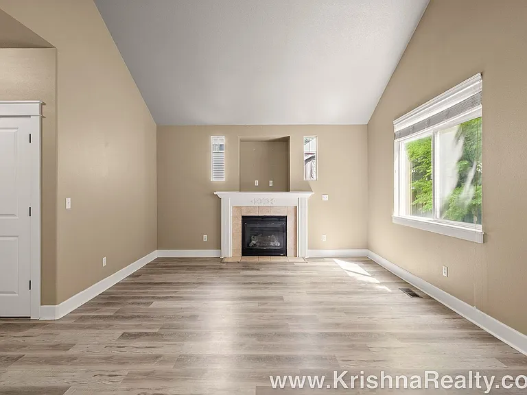 19405 SE 33rd St — Photo 8