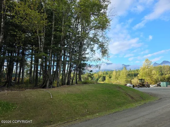 51 Major Rd, Haines, AK 99827