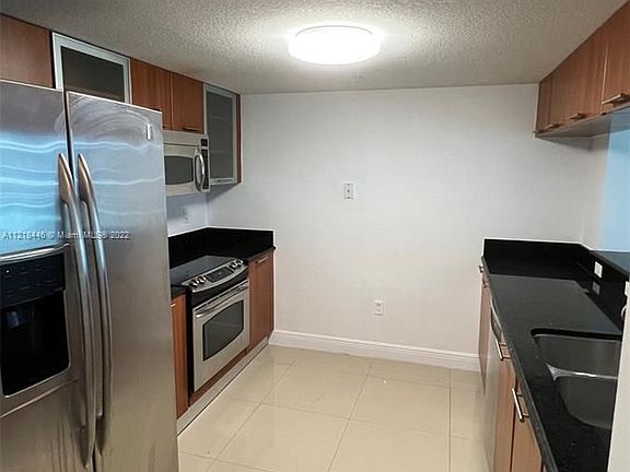 3rd image of 1800 N Bayshore Dr APT 3114