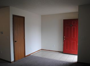 709 E Seneca St, Albion, IN 46701