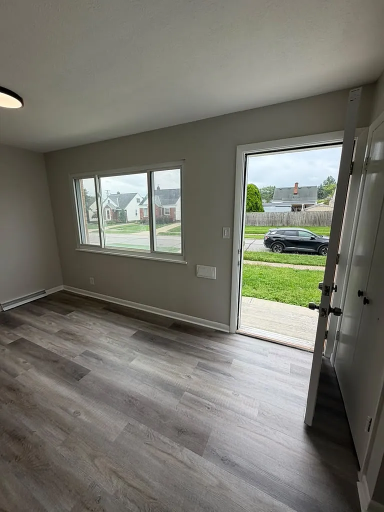 4 bed, 1444 sqft, $2,250 — Photo 4