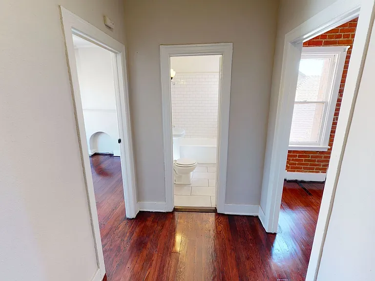 1324 Calumet Ave — Photo 4