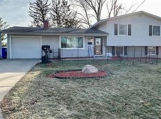 902 Arlington Dr, Marshalltown, IA 50158