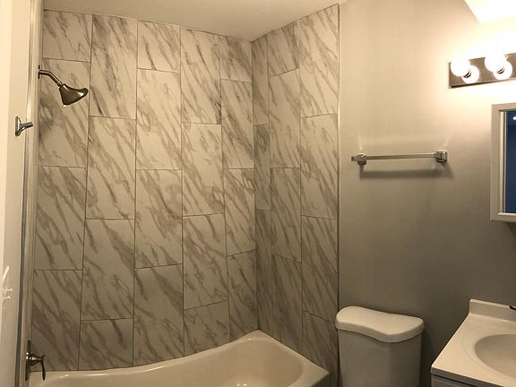 4th image of 1110 W Hawthorne St APT F