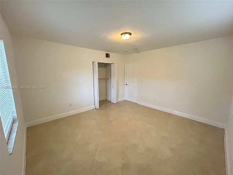 2880 Pine Tree Dr #10 — Photo 7