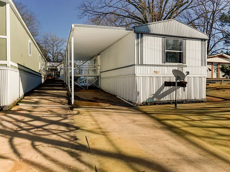 2751 Malvern Ave — Photo 41