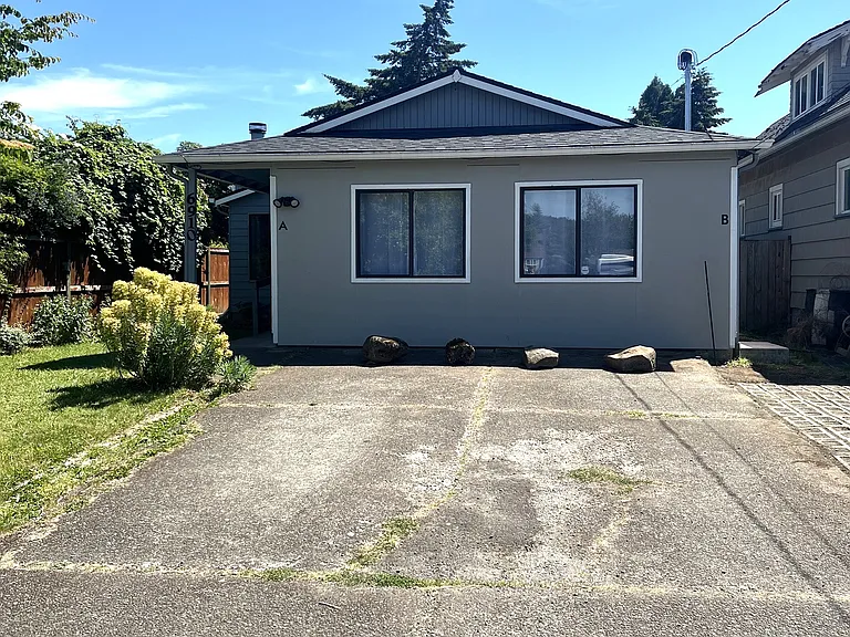 6910 SE Pardee St #A — Photo 1