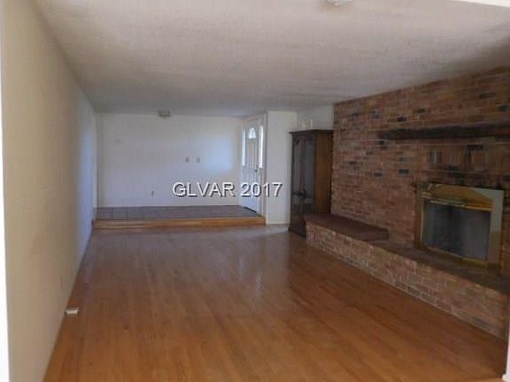 5th image of 476 E Fairview Ln